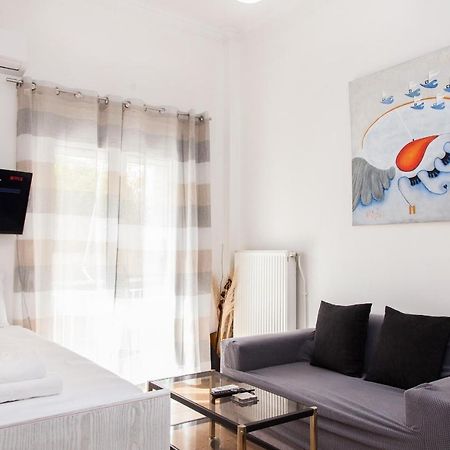 Cozy Apartment Near Stavros Niarchos Park Athén Kültér fotó